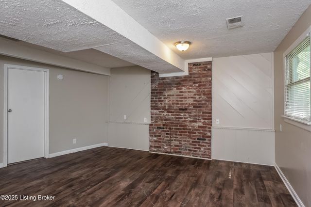 3804 Breckenridge Ln, Louisville, KY 40218