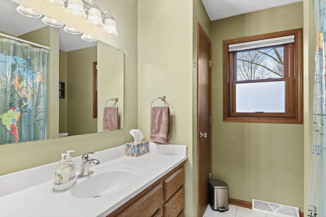 5602 Glenway Street, Mcfarland, WI 53558