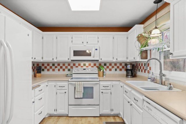 5602 Glenway Street, Mcfarland, WI 53558