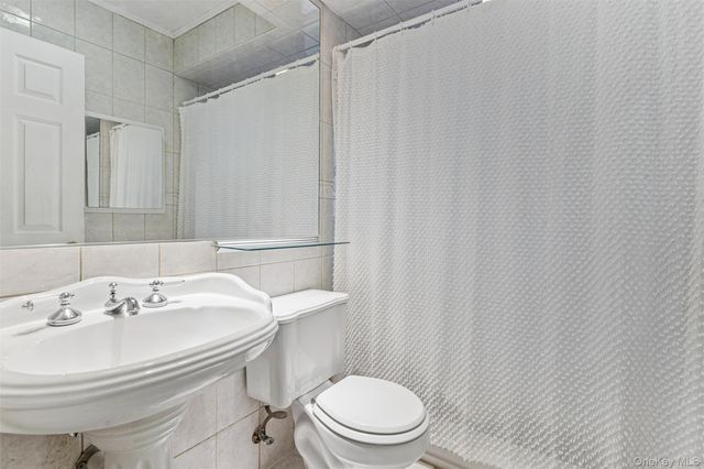 9 Clinton Street, Elmont, NY 11003