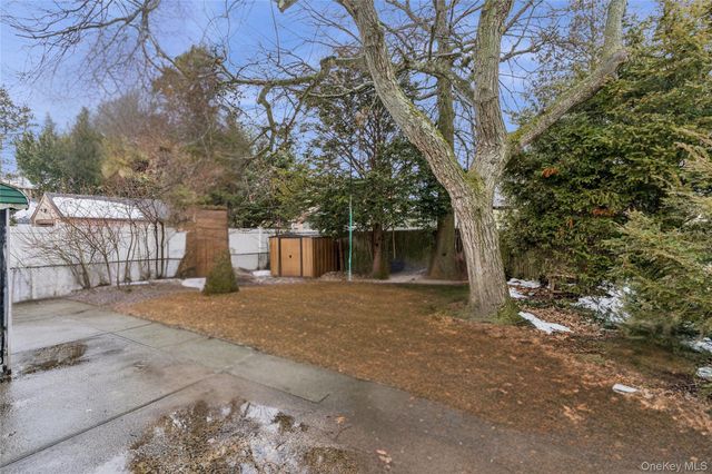 9 Clinton Street, Elmont, NY 11003