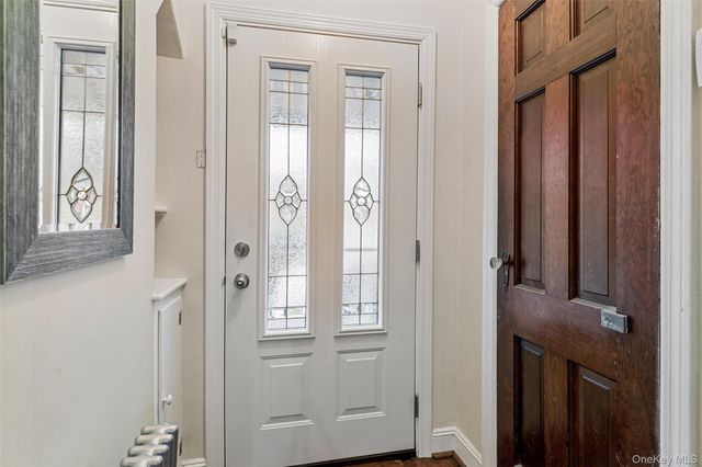 9 Clinton Street, Elmont, NY 11003