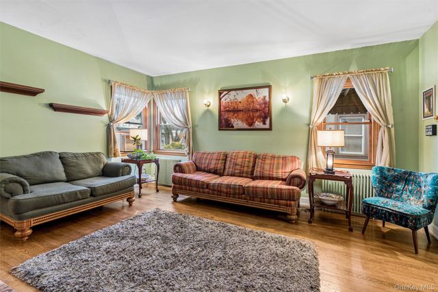 9 Clinton Street, Elmont, NY 11003