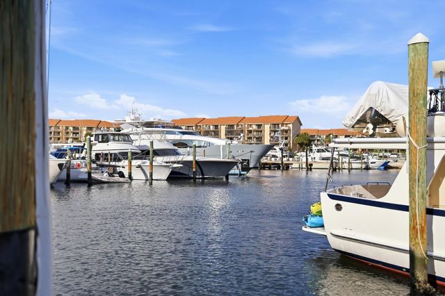 2101 Marina Isle Way 404, Jupiter, FL 33477