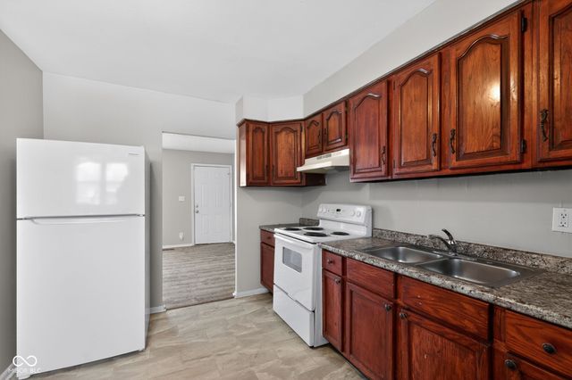 9819 Bishop Court, Indianapolis, IN 46235