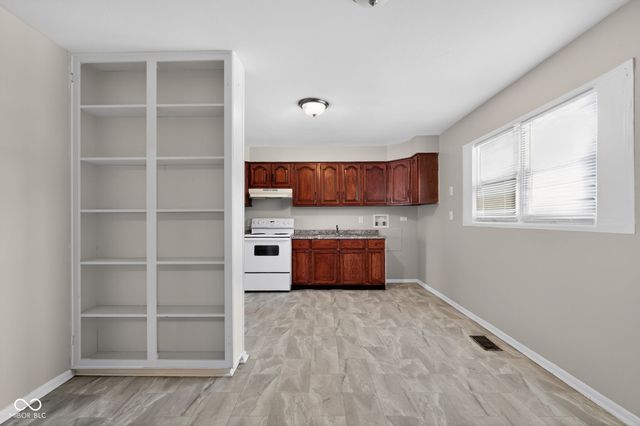 9819 Bishop Court, Indianapolis, IN 46235