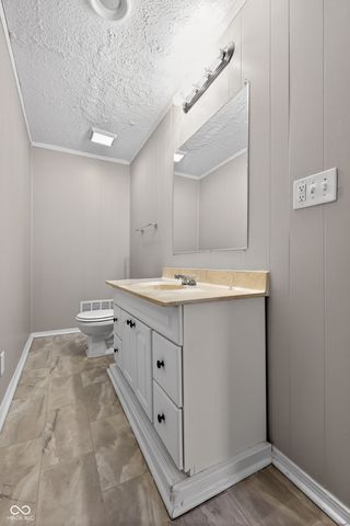 9819 Bishop Court, Indianapolis, IN 46235