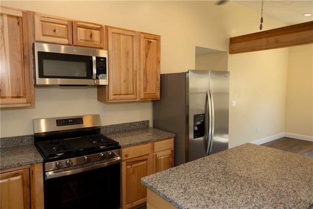387 W Wylie Ave, Canton Twp, PA 15301