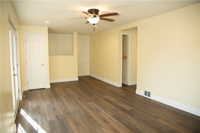 387 W Wylie Ave, Canton Twp, PA 15301