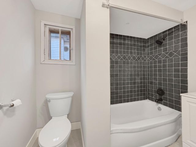 2725 Dupont Avenue S, Minneapolis, MN 55408