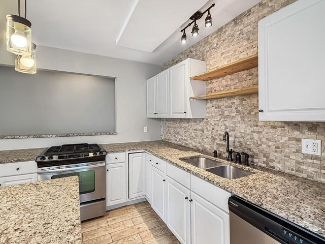 2725 Dupont Avenue S, Minneapolis, MN 55408
