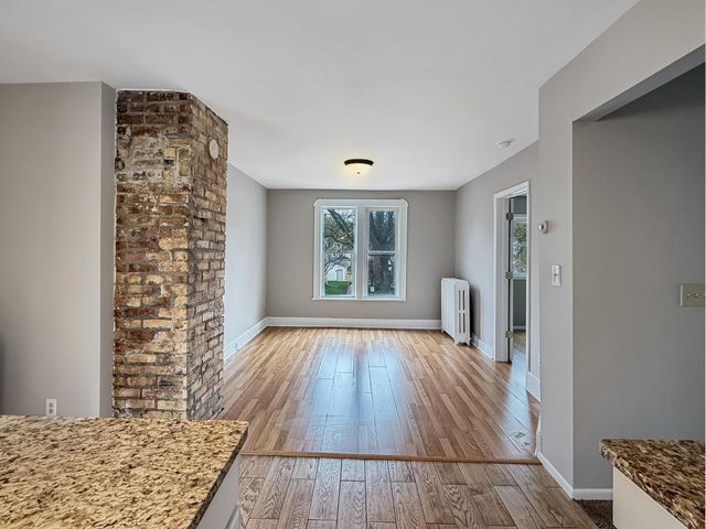 2725 Dupont Avenue S, Minneapolis, MN 55408