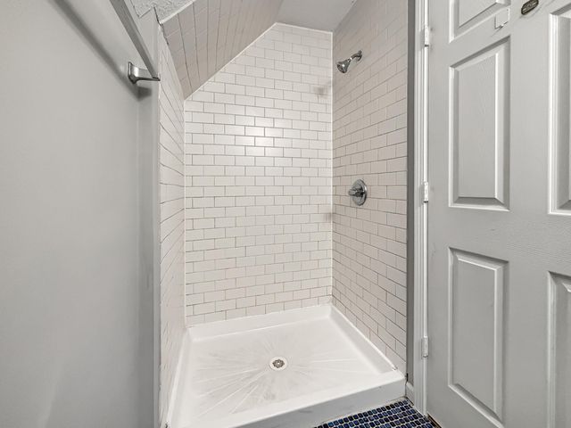2725 Dupont Avenue S, Minneapolis, MN 55408