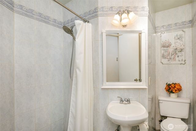 4003 NE 6th Court, Renton, WA 98056