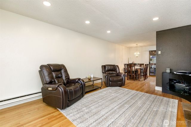 4003 NE 6th Court, Renton, WA 98056