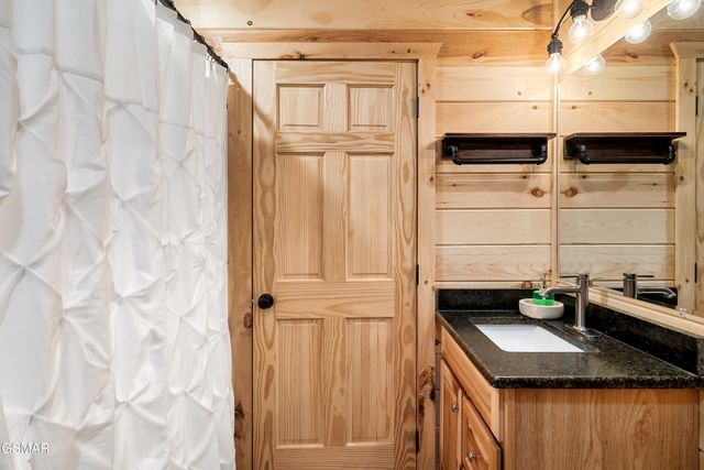 1637 Misty Hollow Way, Gatlinburg, TN 37738