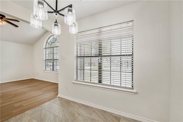 907 West 16th Street, Bryan, TX 77803