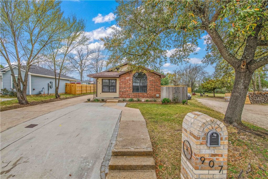907 West 16th Street, Bryan, TX 77803