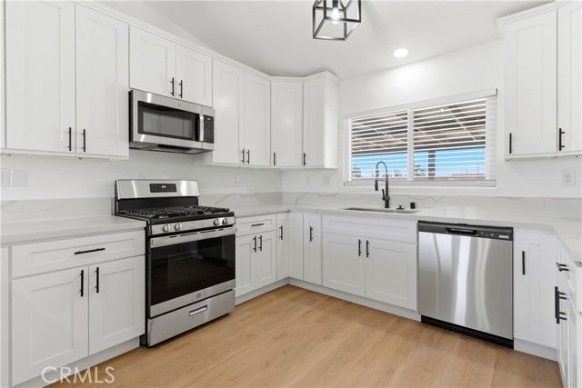 22557 Ojai Road, Apple Valley, CA 92308