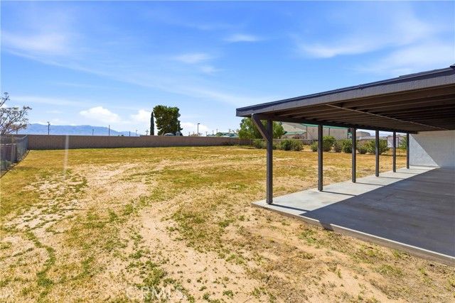 22557 Ojai Road, Apple Valley, CA 92308