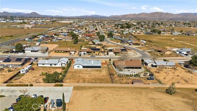 22557 Ojai Road, Apple Valley, CA 92308