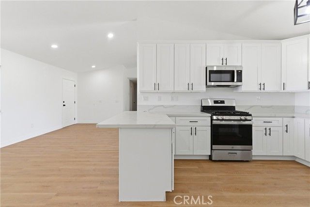 22557 Ojai Road, Apple Valley, CA 92308