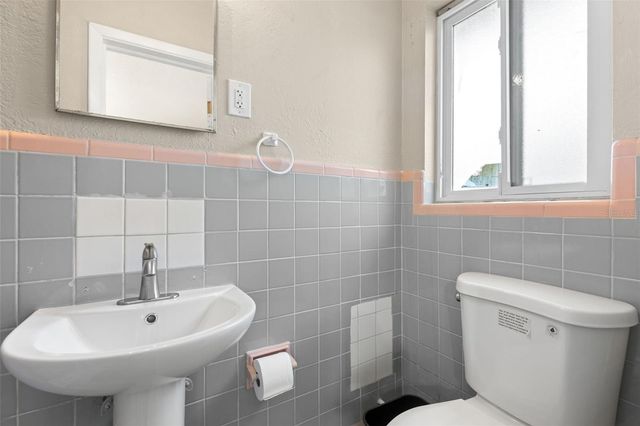 1817 HEATHER AVENUE, Tampa, FL 33612