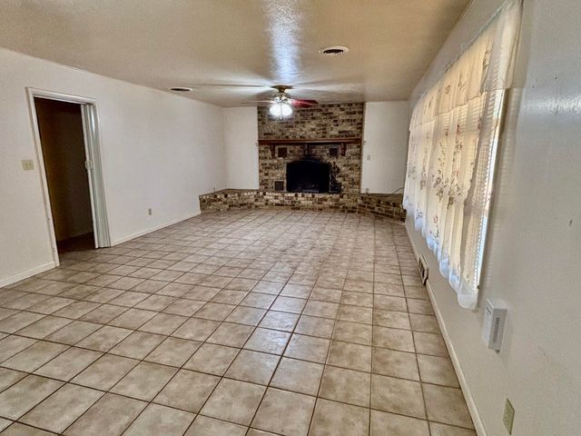 1401 E Tate Street, Brownfield, TX 79316