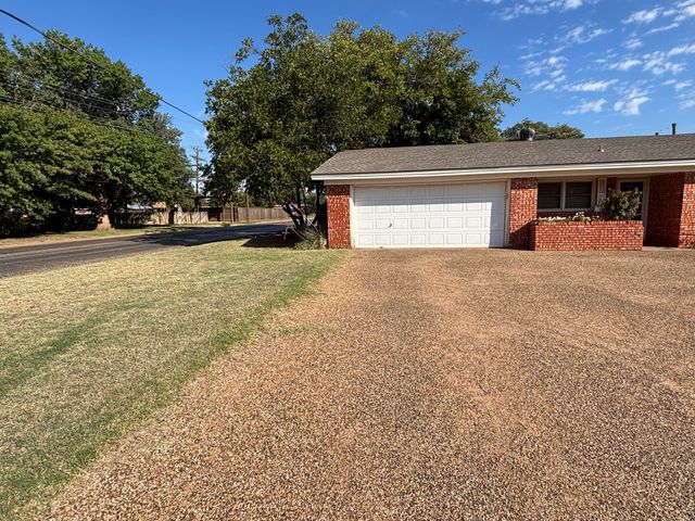1401 E Tate Street, Brownfield, TX 79316