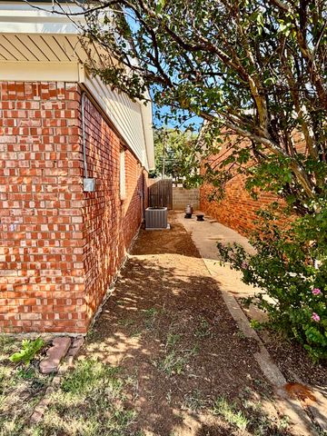 1401 E Tate Street, Brownfield, TX 79316