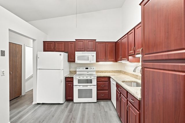 2071 Vine Way Drive 82, Canton, MI 48188