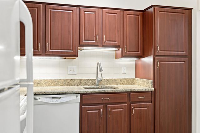 2071 Vine Way Drive 82, Canton, MI 48188