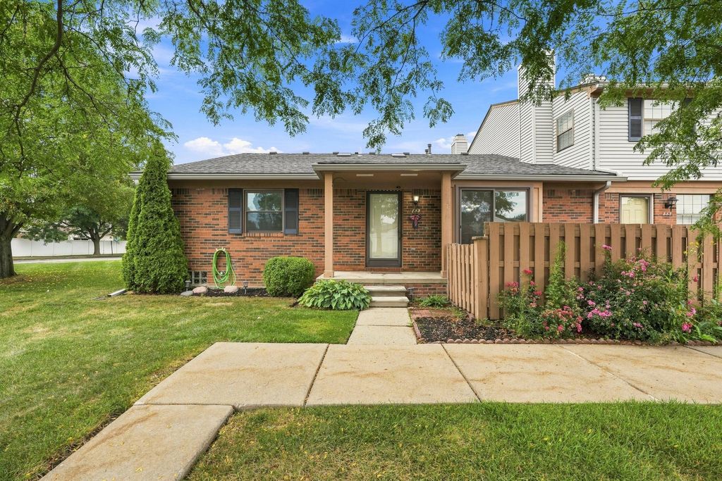 2071 Vine Way Drive 82, Canton, MI 48188