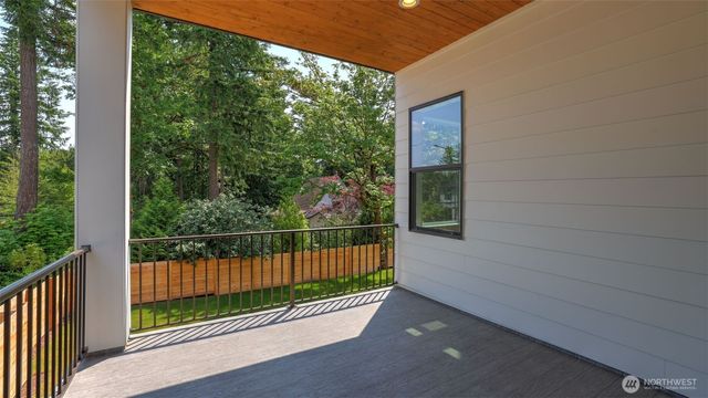 1582 213th Court NE, Sammamish, WA 98074