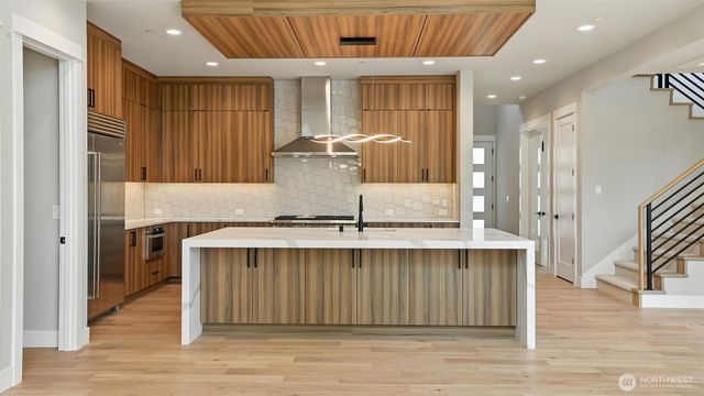 1582 213th Court NE, Sammamish, WA 98074