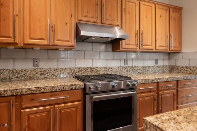 4188 SW Rhyolite Place, Redmond, OR 97756