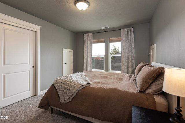 4188 SW Rhyolite Place, Redmond, OR 97756