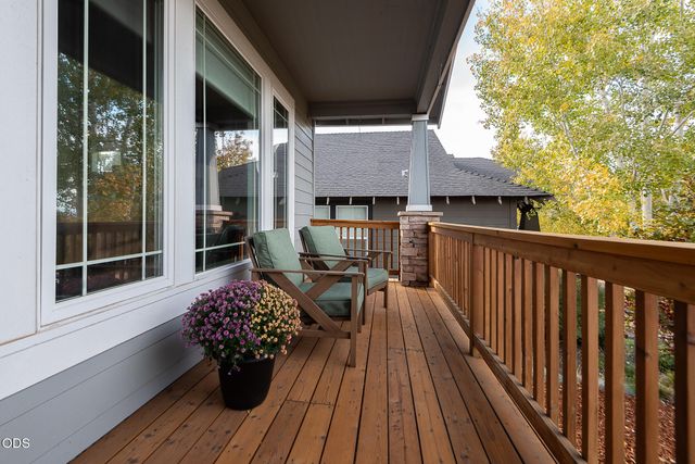 4188 SW Rhyolite Place, Redmond, OR 97756