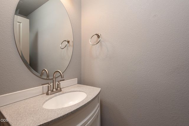 4188 SW Rhyolite Place, Redmond, OR 97756