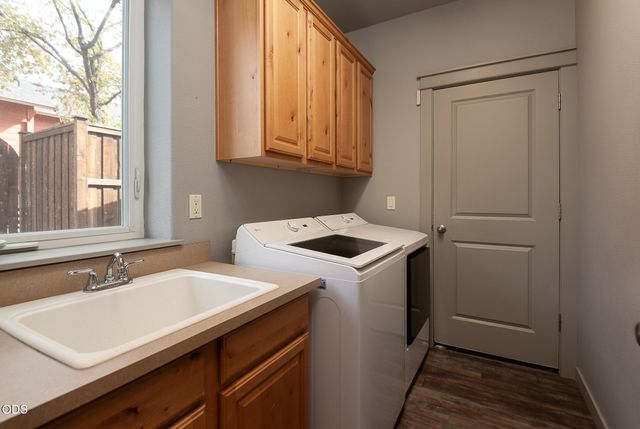 4188 SW Rhyolite Place, Redmond, OR 97756