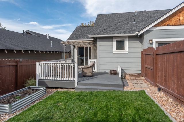 4188 SW Rhyolite Place, Redmond, OR 97756
