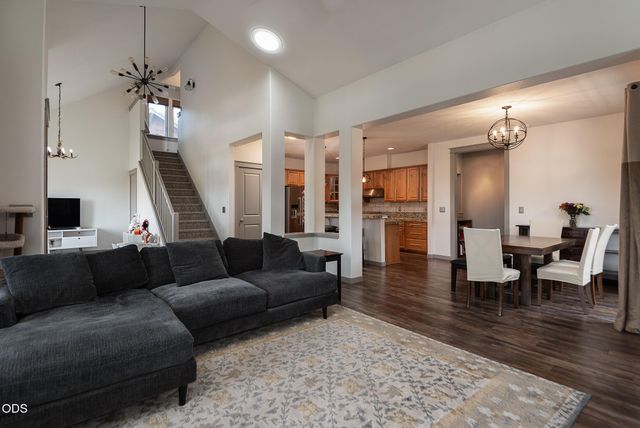 4188 SW Rhyolite Place, Redmond, OR 97756