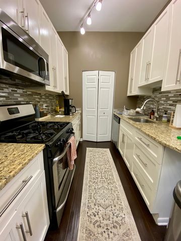 1657 N Halsted Street 3F, Chicago, IL 60614