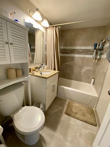 1657 N Halsted Street 3F, Chicago, IL 60614