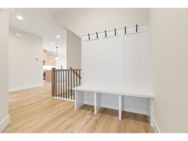 2876 Nw 114th Ter, Portland, OR 97229