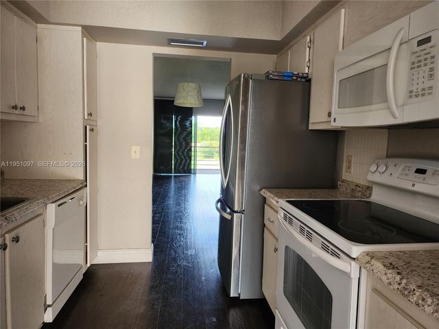 2451 SW 82nd Avenue 309, Davie, FL 33324