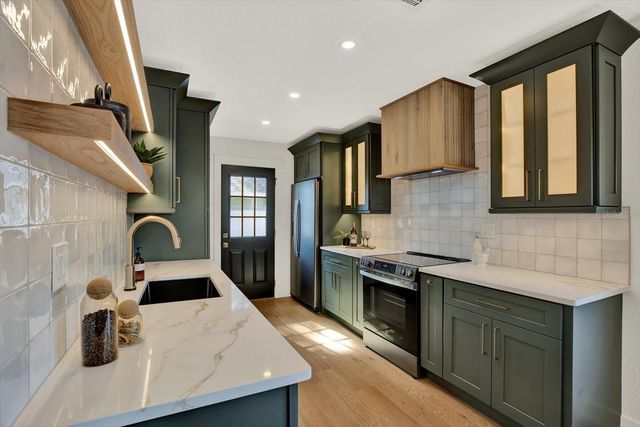 310 20TH AVENUE S, St Petersburg, FL 33705