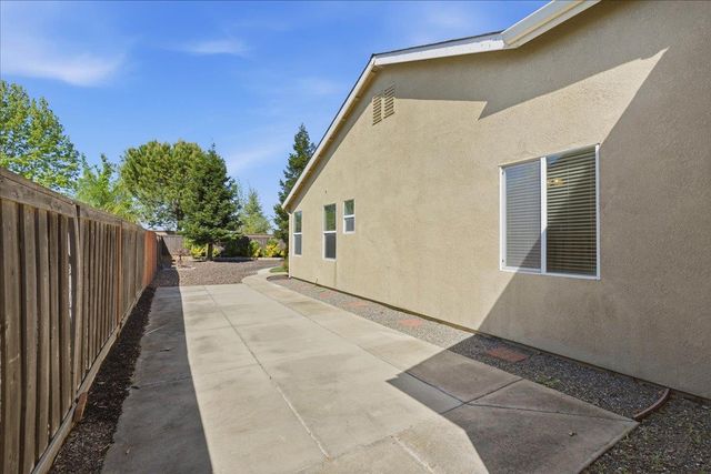 1452 Claridge Ct, Plumas Lake, CA 95961