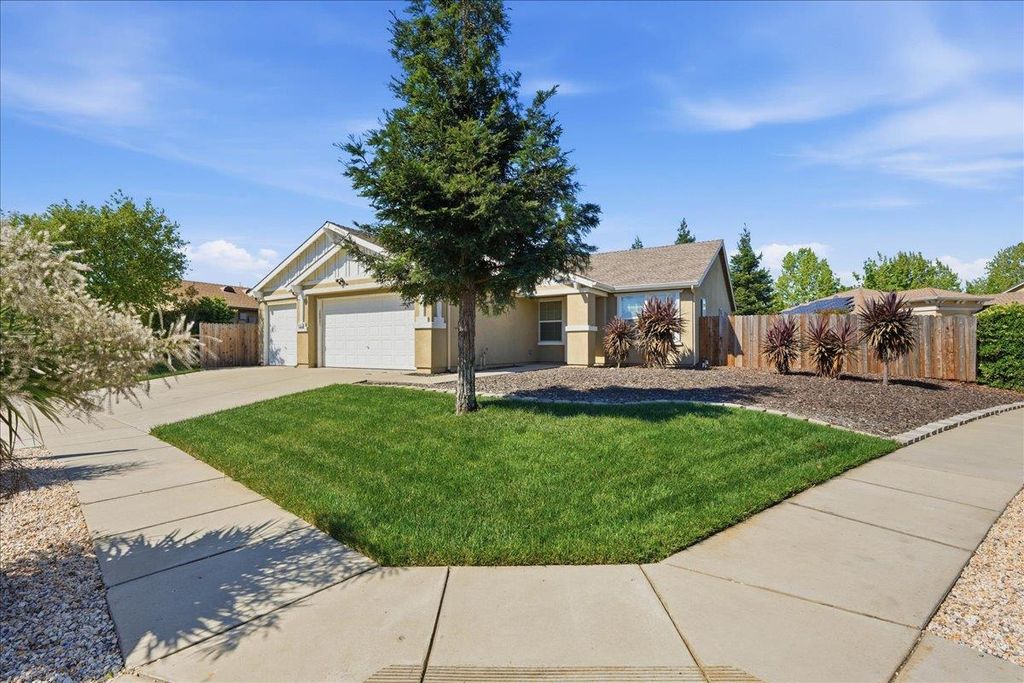 1452 Claridge Ct, Plumas Lake, CA 95961