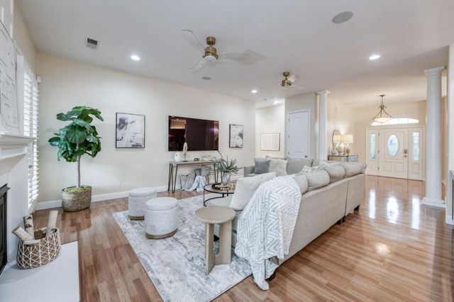 1565 S Indianola Avenue, Sanger, CA 93657